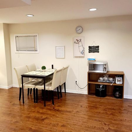 Spacious And Bright Unit With Natural Light. 피커링 외부 사진