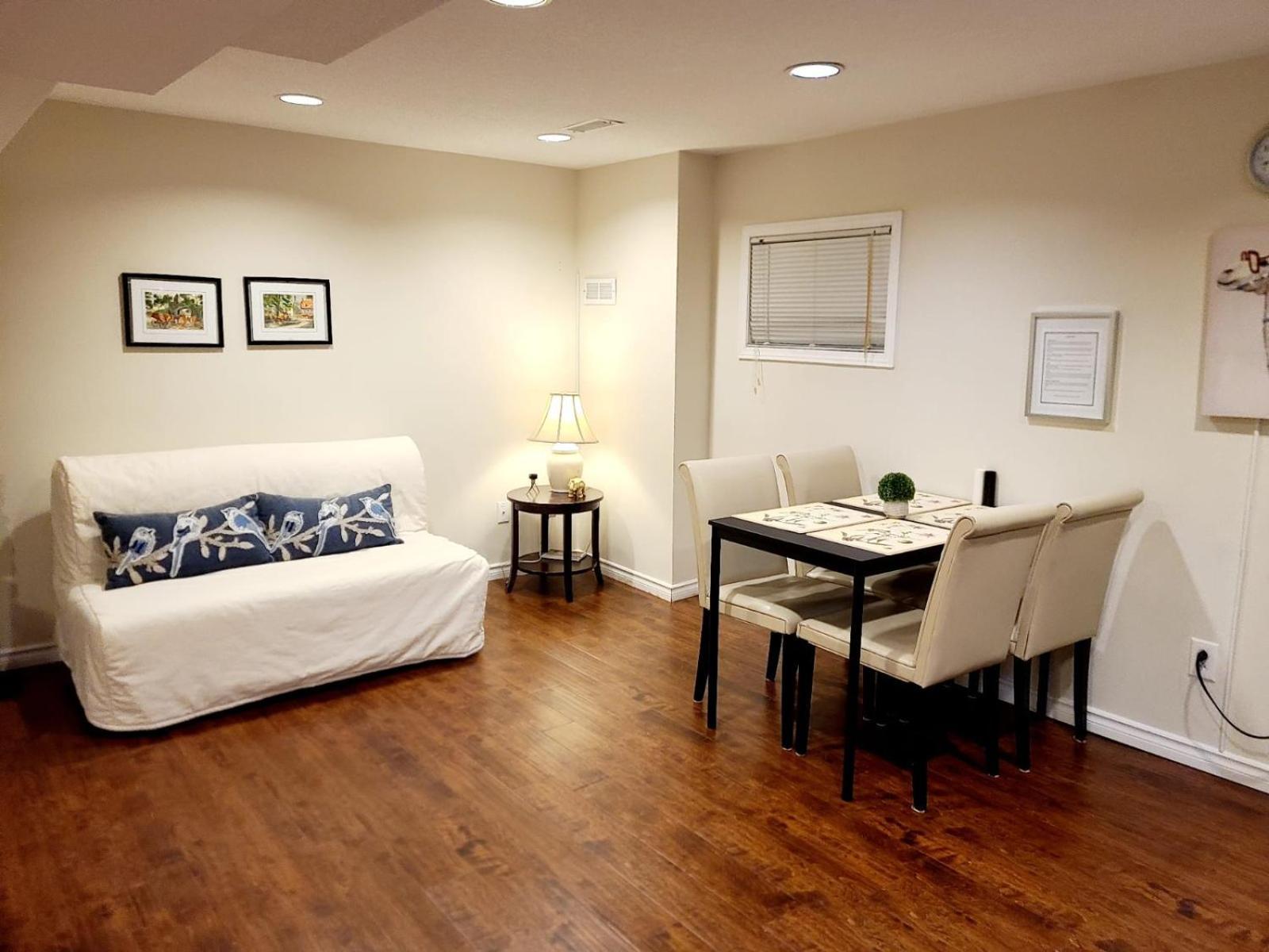 Spacious And Bright Unit With Natural Light. 피커링 외부 사진